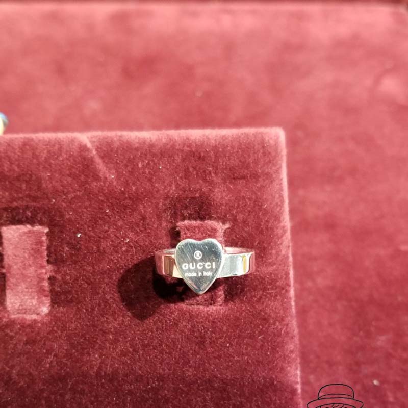 G*u*i women heart ring with G*u*i trademark jewelry sliver