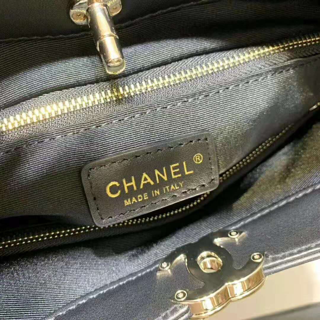 Chanel Women 31 Shopping Bag in Calfskin Leather-Black