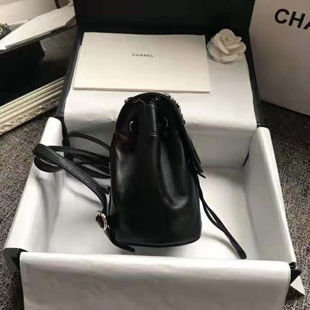 Chanel Women Backpack in Lambskin Leather-Black
