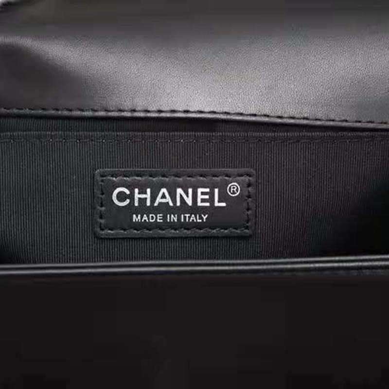 Chanel Women Boy Chanel Handbag in Calfskin Leather-Black
