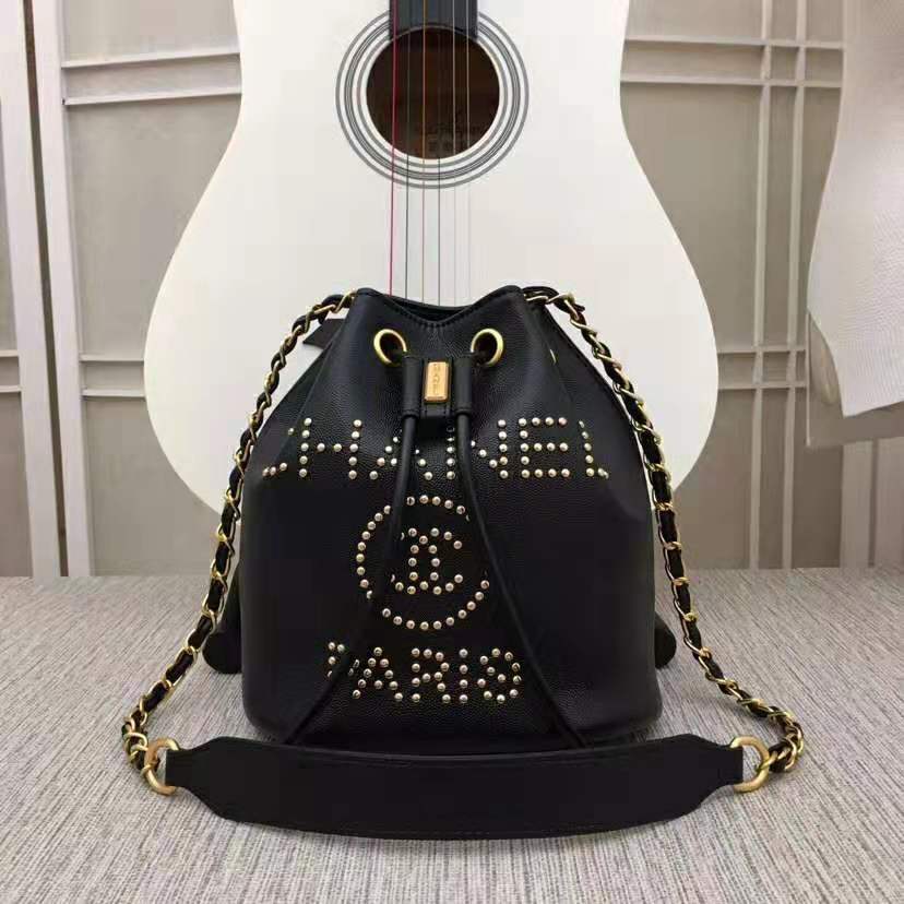 Chanel Women Small Drawstring Bag in Grained Calfskin Leather-Black