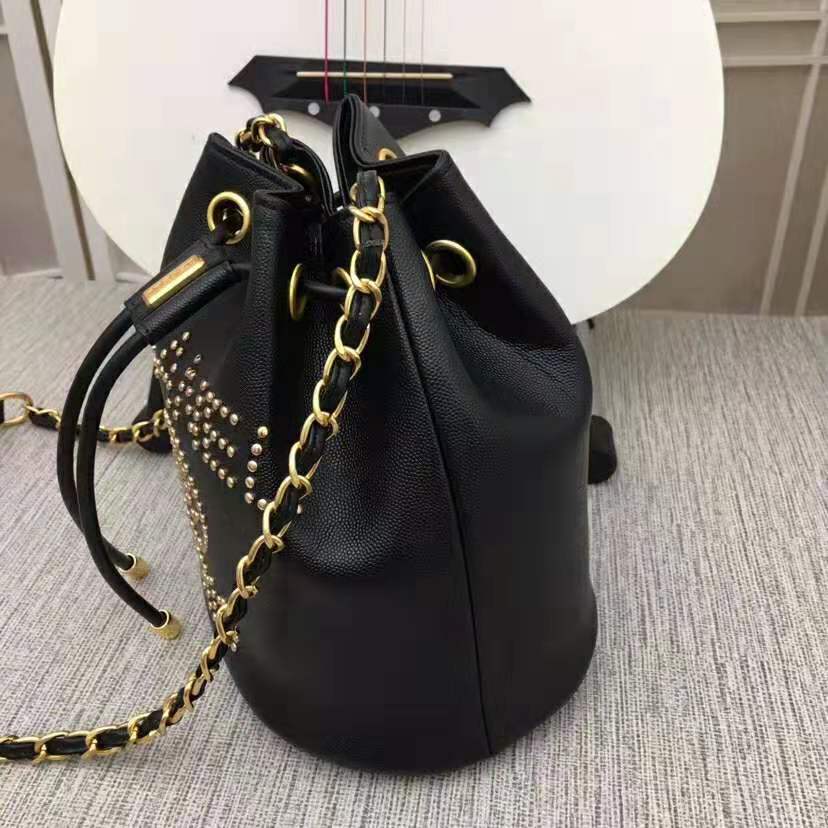 Chanel Women Small Drawstring Bag in Grained Calfskin Leather-Black