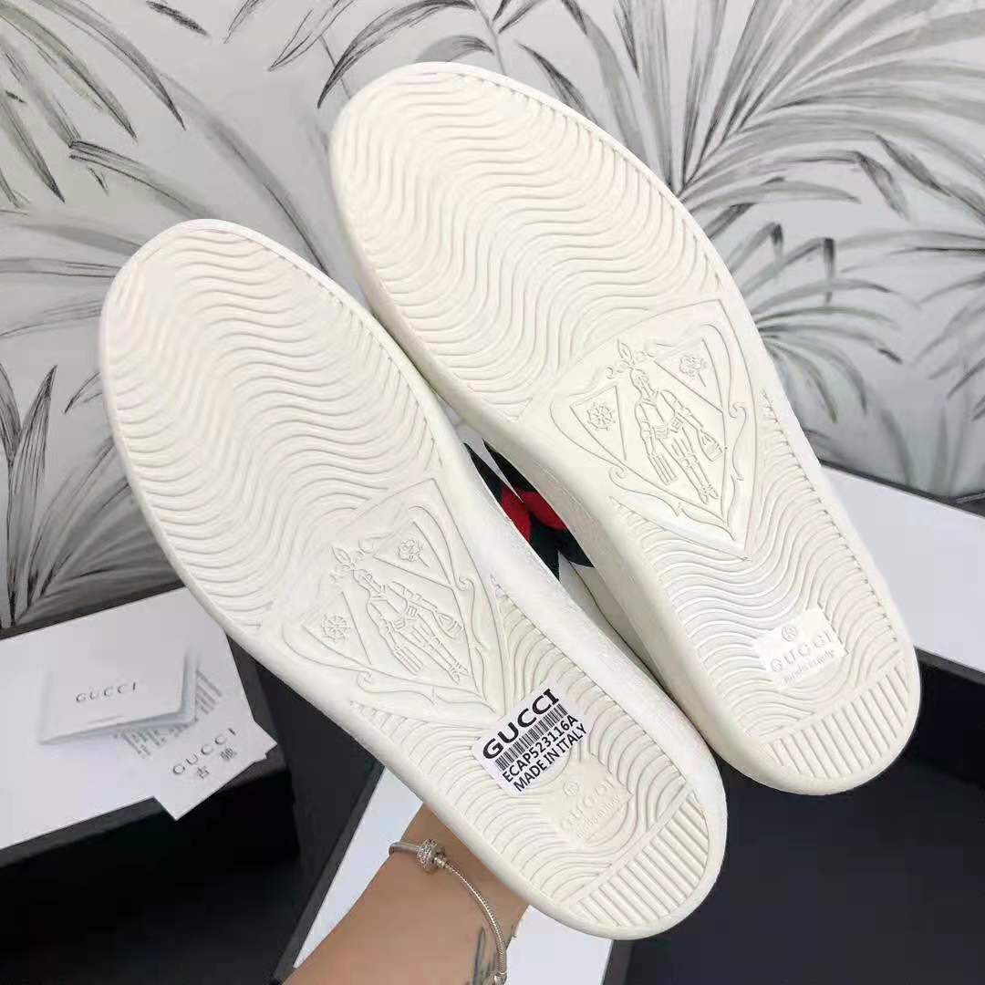 G*u*i unisex ace embroidered sneaker with arrow appliqués-white