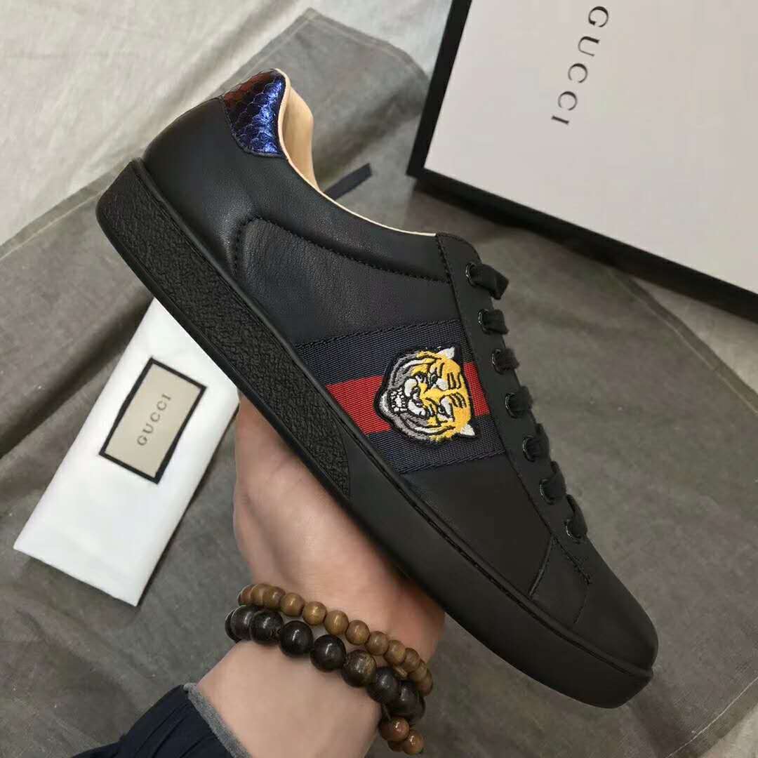 G*u*i men ace embroidered sneaker shoes with tiger web-black