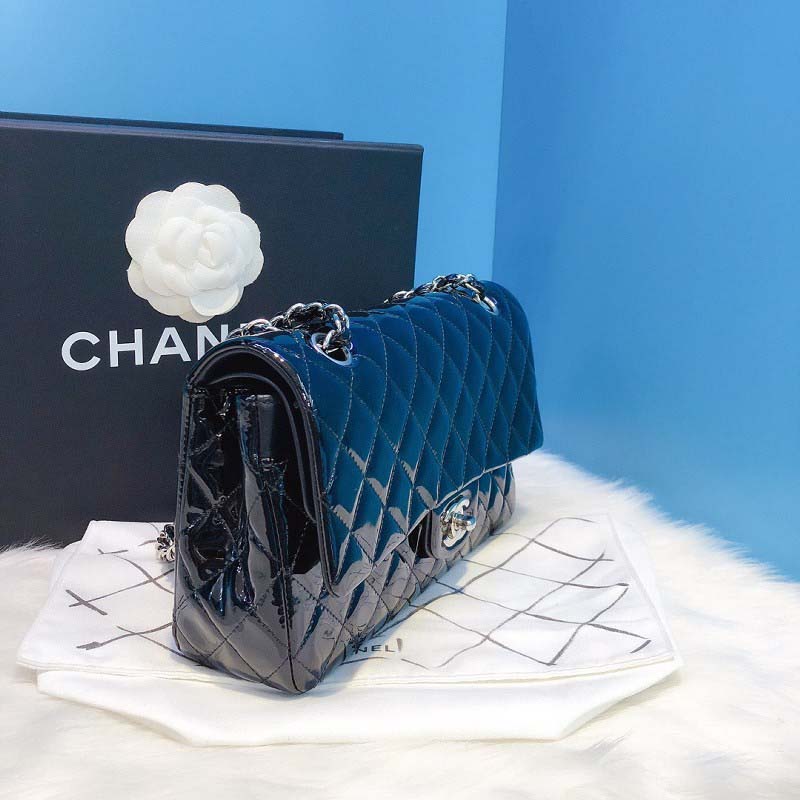 chanel women cf flap bag in Di*m*nd pattern patent calfskin leather-black