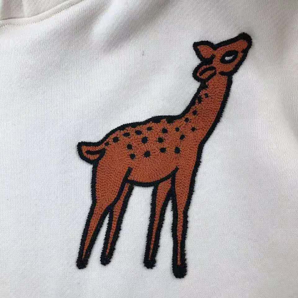 G*u*i men hooded sweatshirt with deer patch in 100% cotton-white