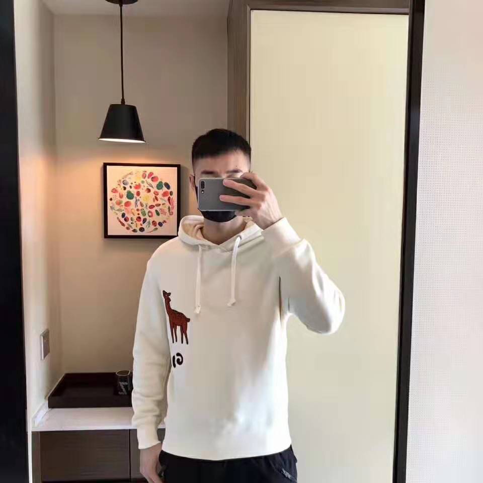 G*u*i men hooded sweatshirt with deer patch in 100% cotton-white
