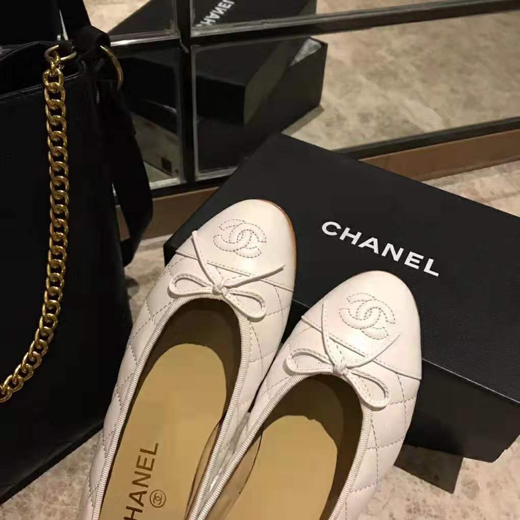 Chanel Women Ballerinas in Aged Calfskin Leather-Beige