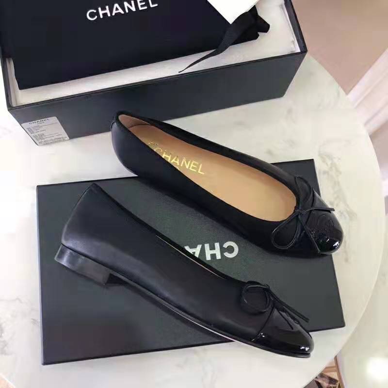 Chanel Women Ballerinas in Lambskin & Patent Calfskin-Black
