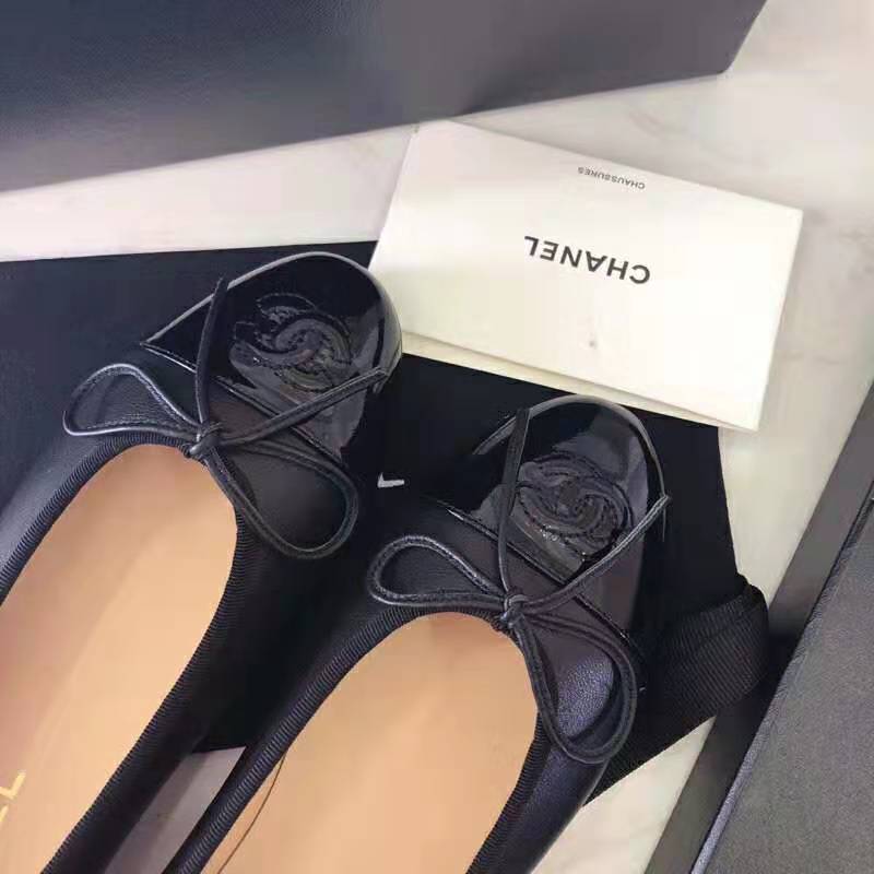 Chanel Women Ballerinas in Lambskin & Patent Calfskin-Black