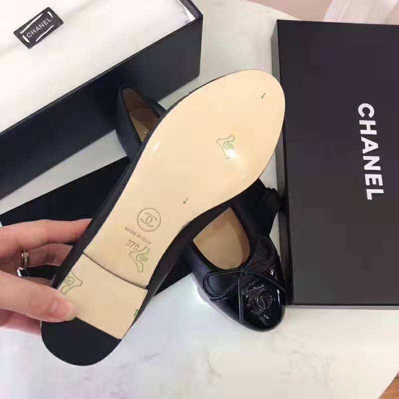 Chanel Women Ballerinas in Lambskin & Patent Calfskin-Black