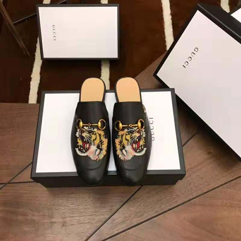 G*u*i men princetown embroidered leather slipper with tiger appliqué 1.27cm heel-black