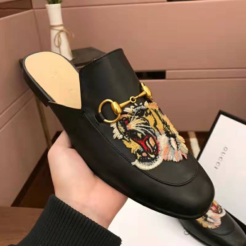 G*u*i men princetown embroidered leather slipper with tiger appliqué 1.27cm heel-black