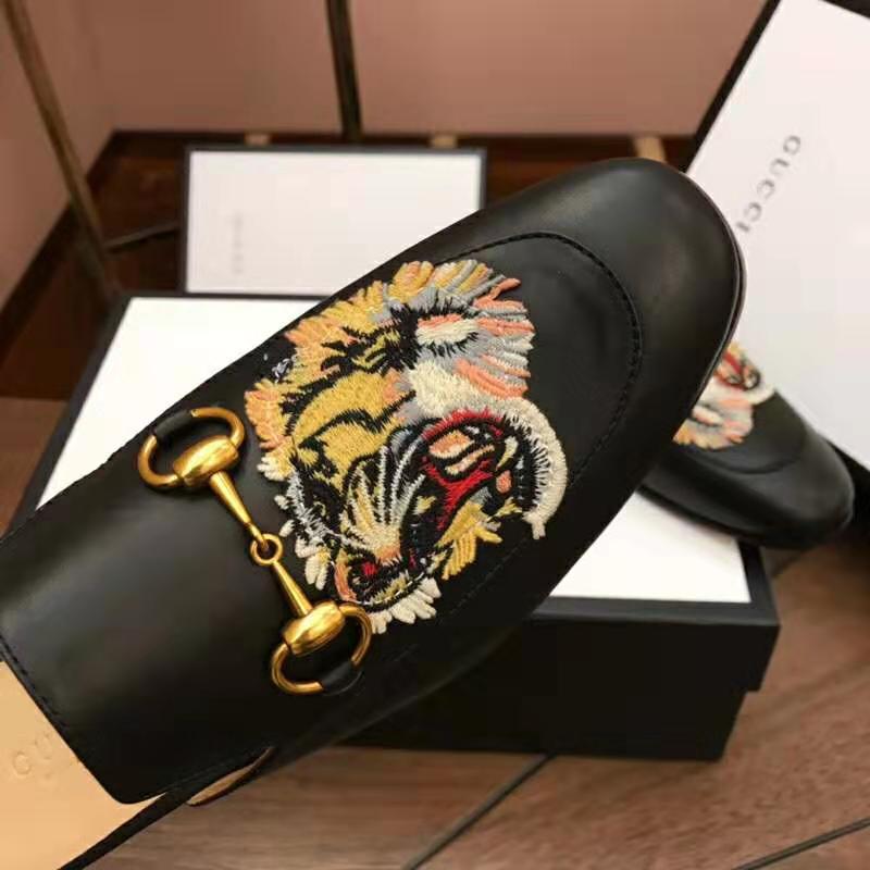 G*u*i men princetown embroidered leather slipper with tiger appliqué 1.27cm heel-black