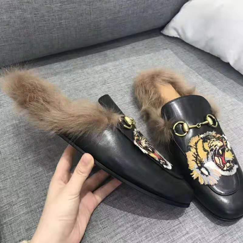 G*u*i unisex princetown slipper with tiger in lamb wool-black