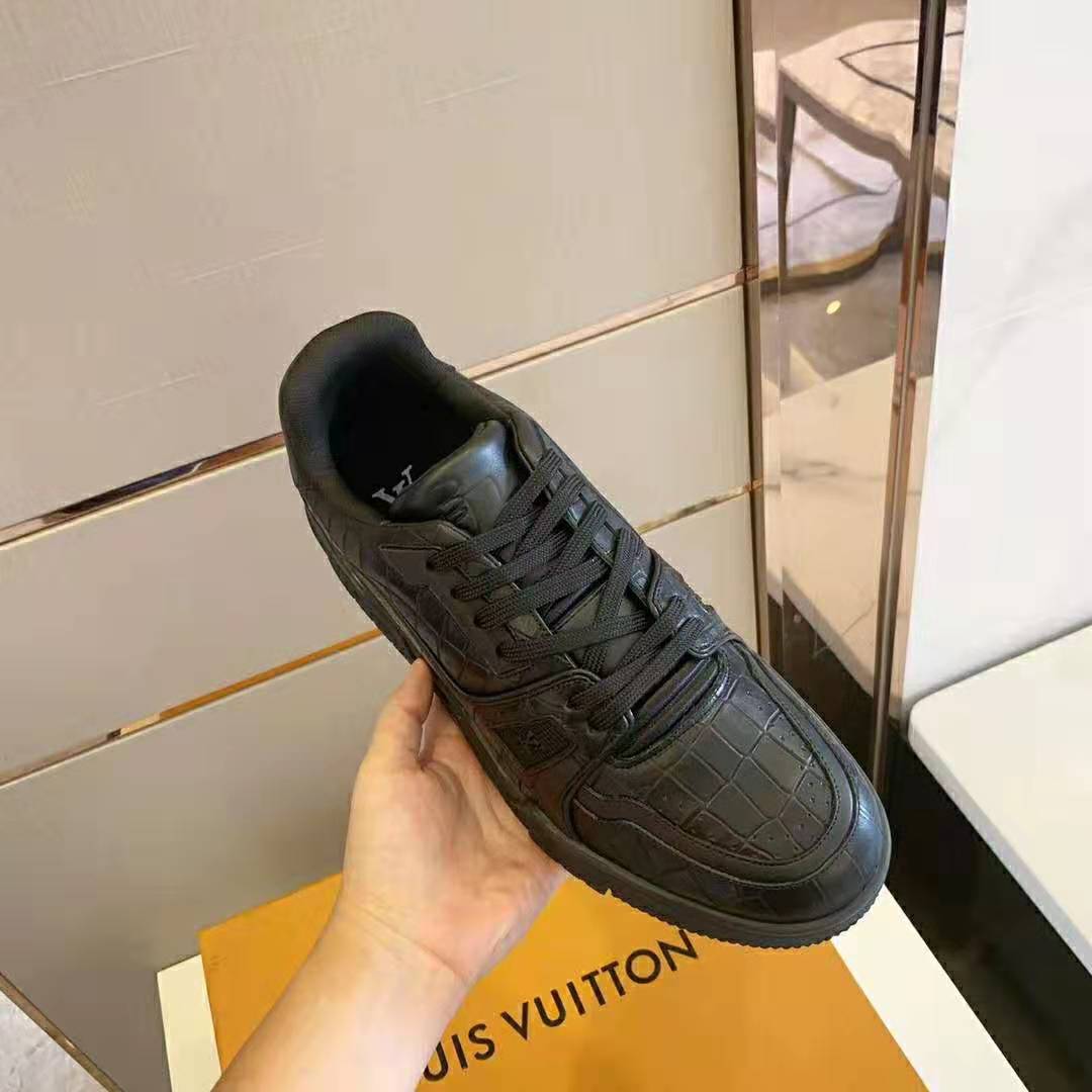 Louis Vuitton LV Men LV Trainer Sneaker-Exclusively Online in Alligator-Embossed Calf Leather-Black