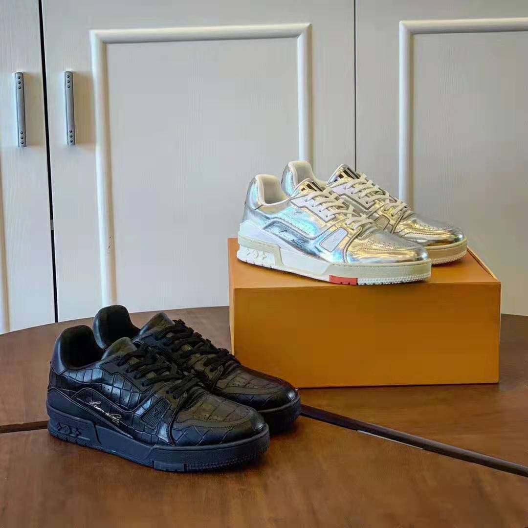 Louis Vuitton LV Men LV Trainer Sneaker-Exclusively Online in Alligator-Embossed Calf Leather-Black