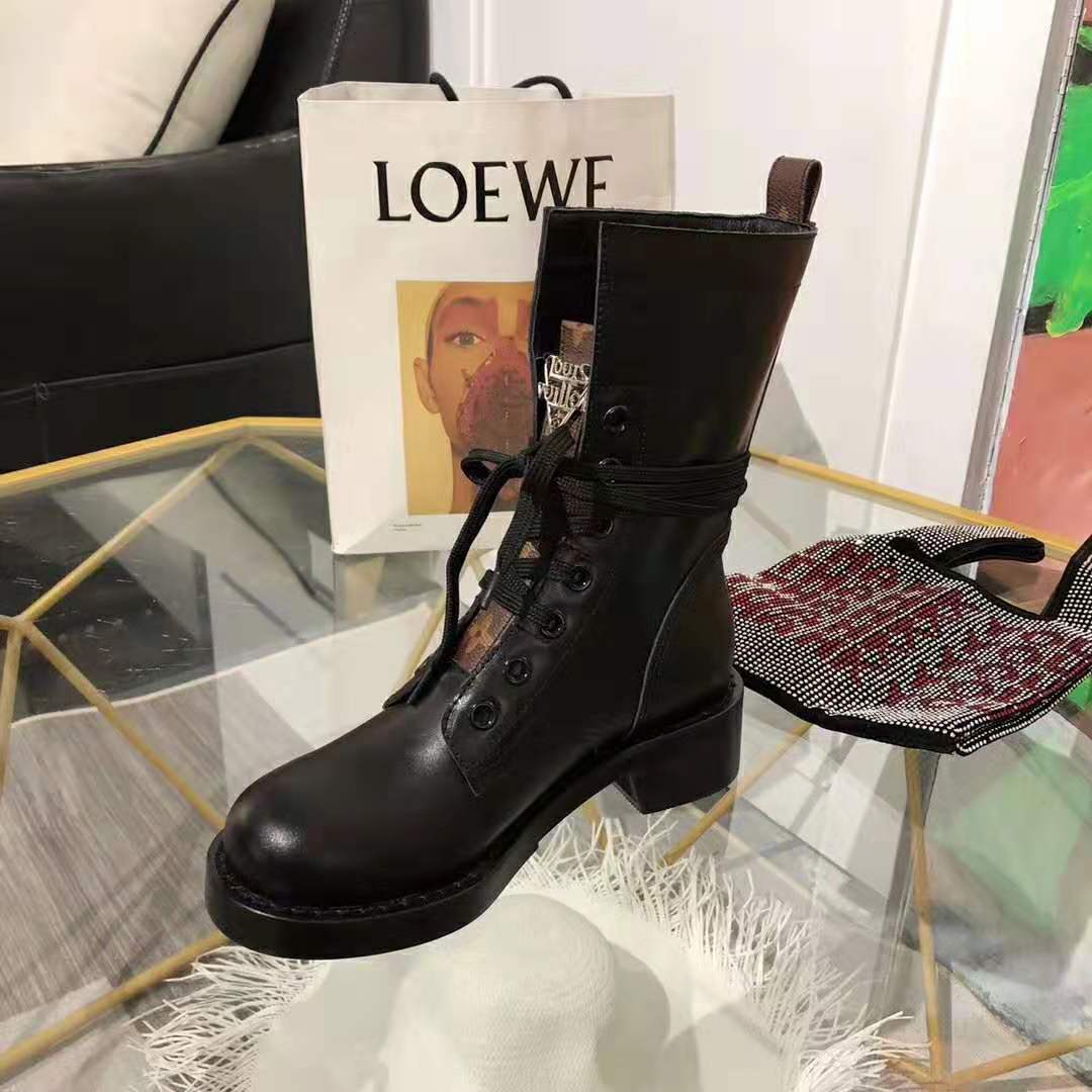Louis Vuitton LV Women LV Metropolis Ranger in Calf Leather with A Soft Tongue-Black