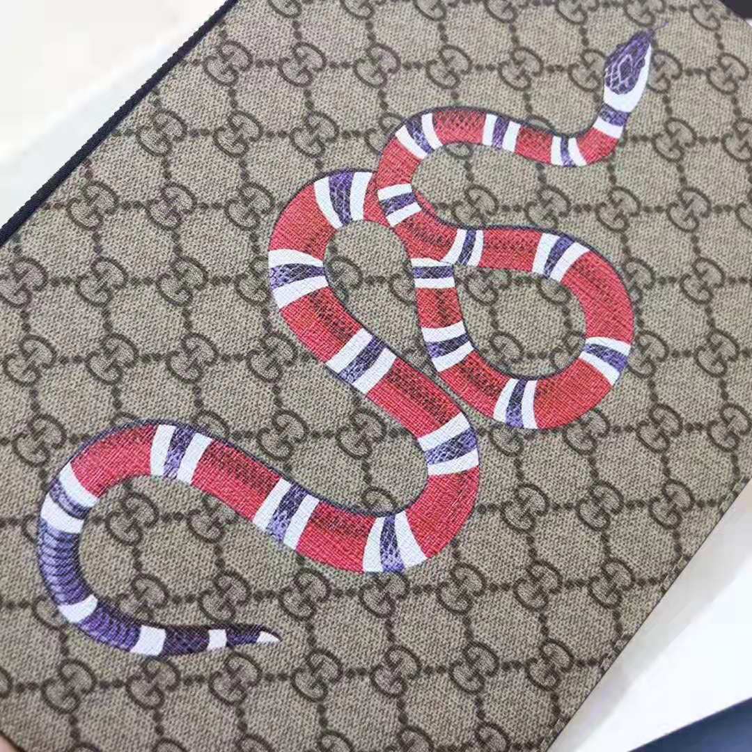 G*u*i gg men G*u*i bestiary pouch with kingsnake in beige/ebony gg supreme canvas
