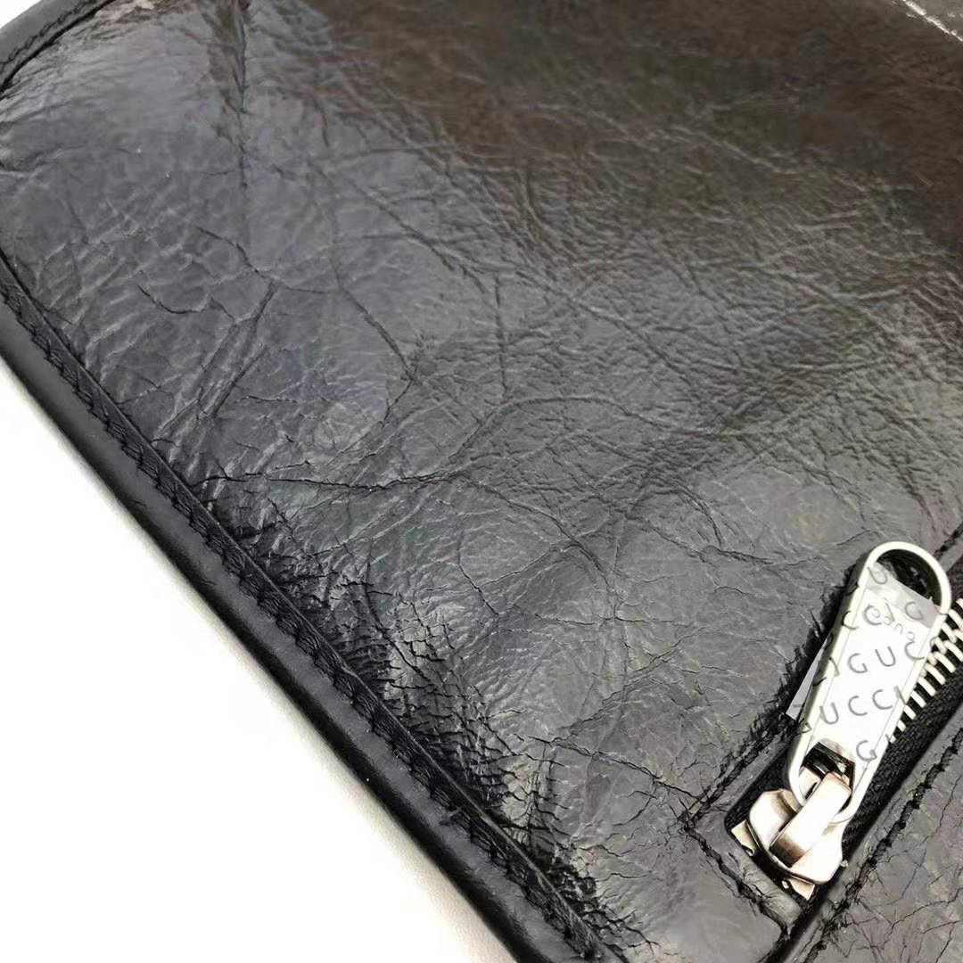 G*u*i gg men medium soft leather messenger bag in soft black leather