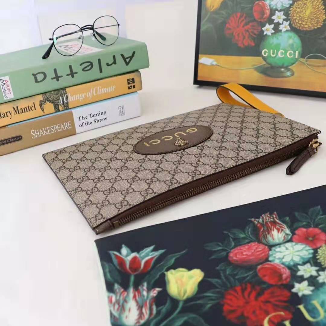 G*u*i gg unisex neo vintage gg supreme pouch in beige/ebony gg supreme canvas