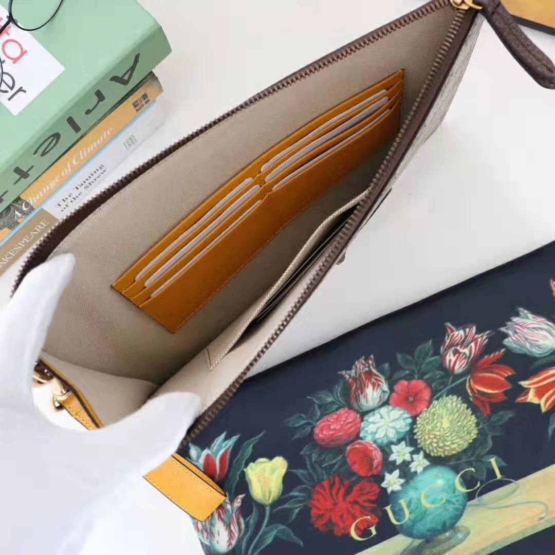 G*u*i gg unisex neo vintage gg supreme pouch in beige/ebony gg supreme canvas