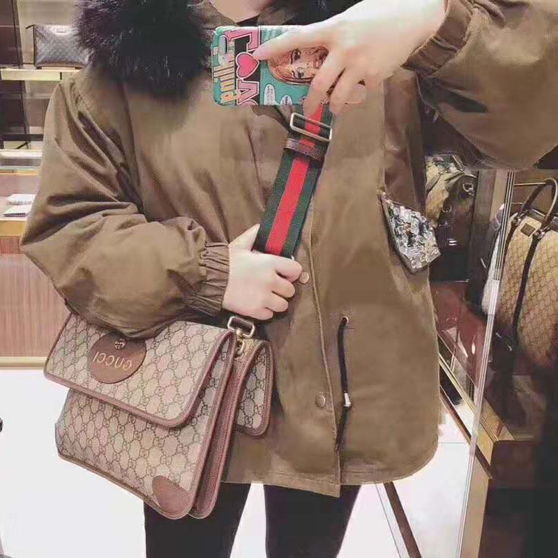 G*u*i gg unisex neo vintage messenger bag in beige/ebony gg supreme canvas