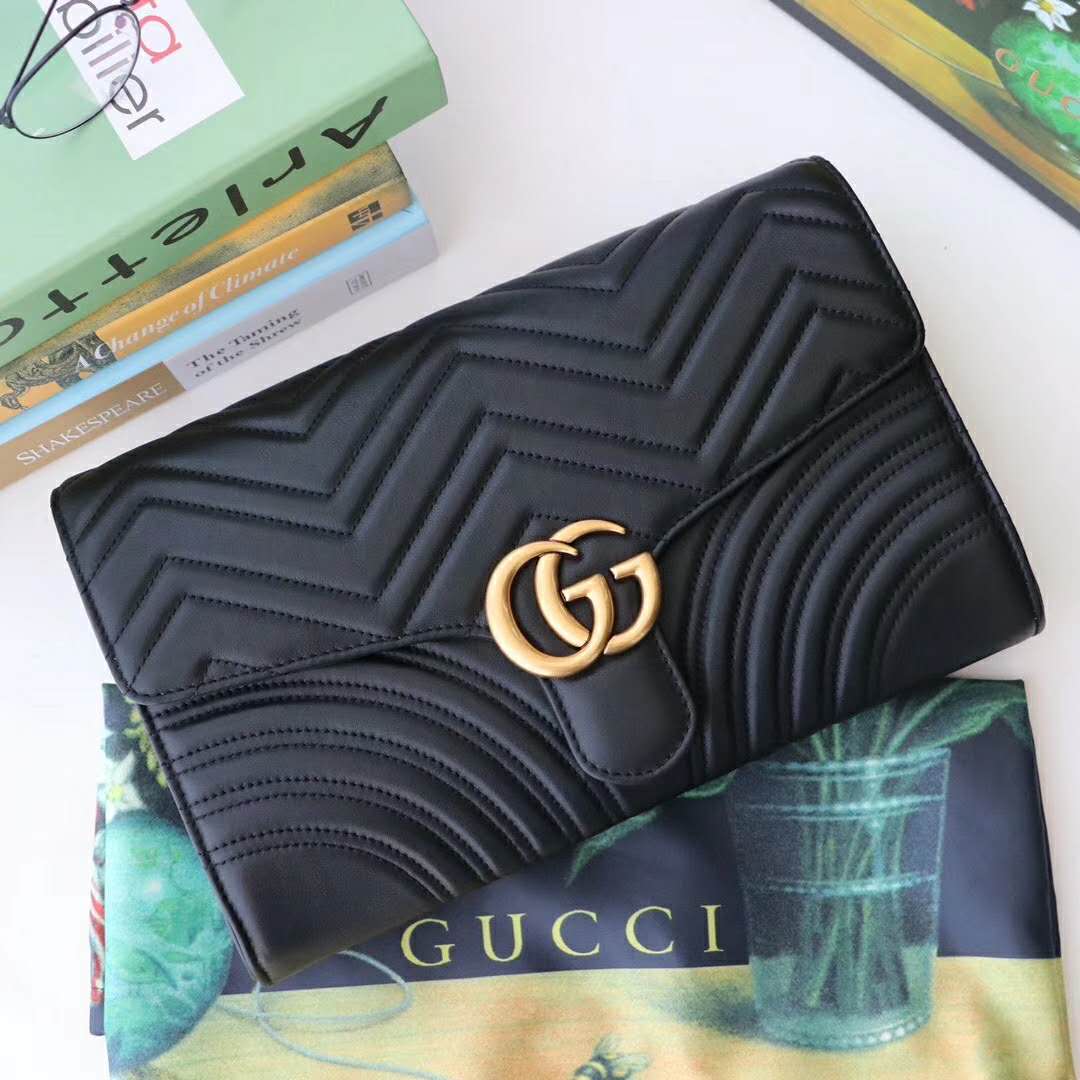 G*u*i gg women gg marmont clutch in black matelassé chevron leather with a heart