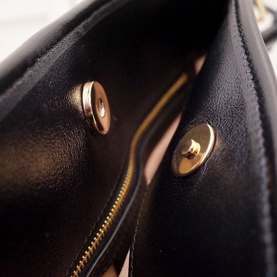 G*u*i gg women G*u*i 1955 horsebit messenger bag in black soft leather