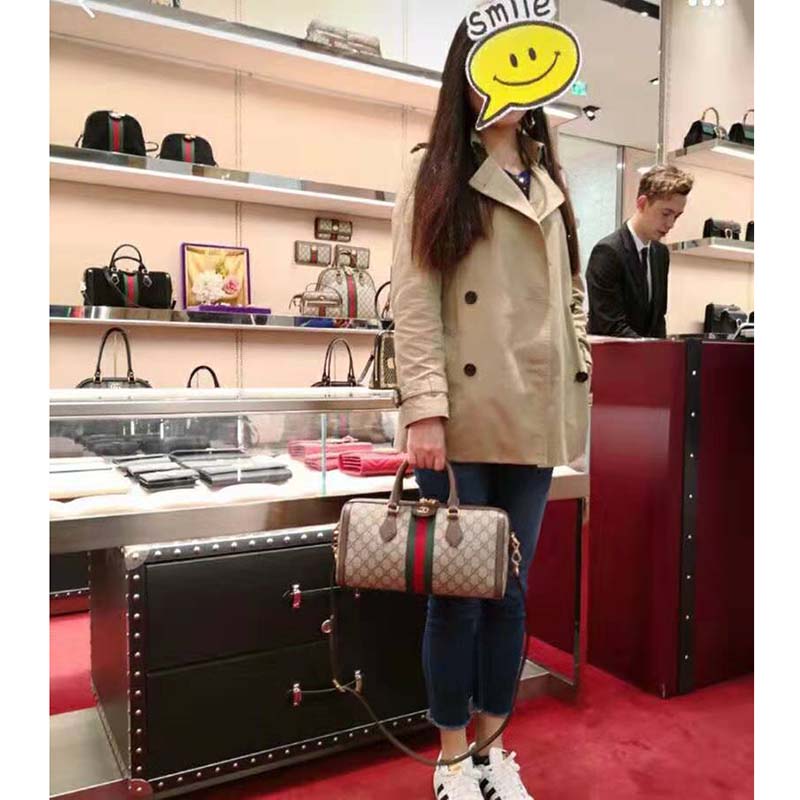 G*u*i gg women ophidia gg medium top handle bag in beige gg supreme canvas