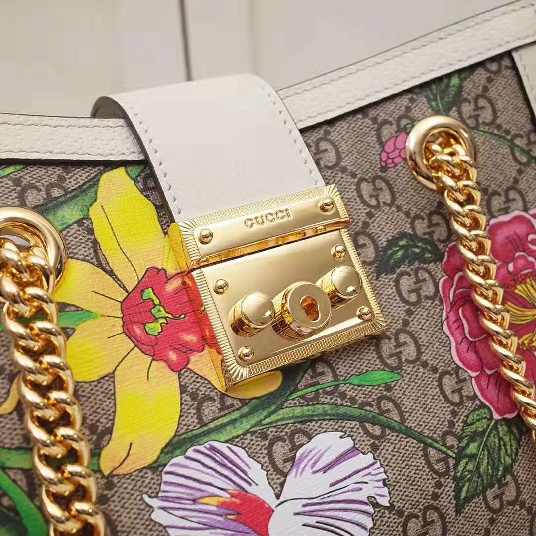 G*u*i gg women padlock gg flora small shoulder bag in beige/ebony gg supreme canvas