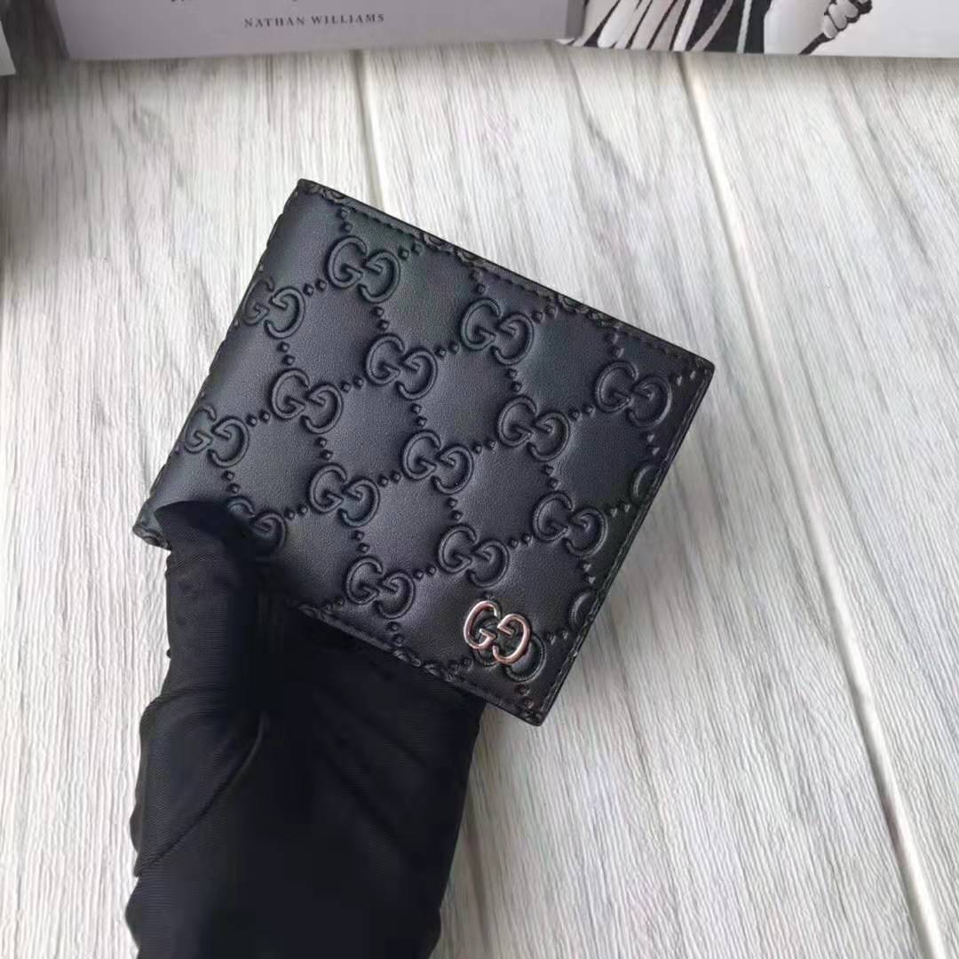 G*u*i gg men G*u*i signature wallet in black G*u*i signature leather with details