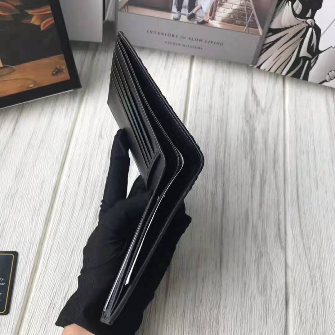 G*u*i gg men G*u*i signature wallet in black G*u*i signature leather with details