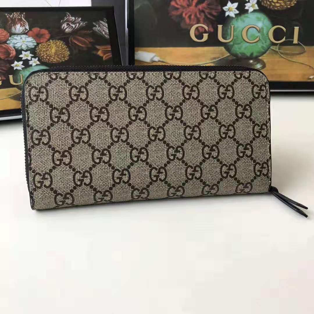 G*u*i gg men kingsnake print gg supreme zip around wallet in beige/ebony gg supreme