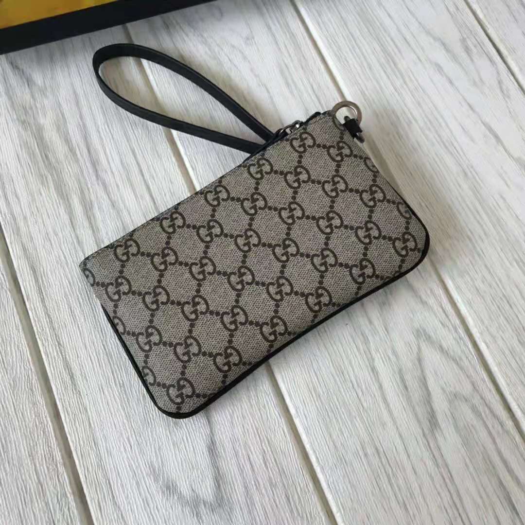 G*u*i gg men kingsnake print gg supreme iphone pouch in beige/ebony gg supreme canvas