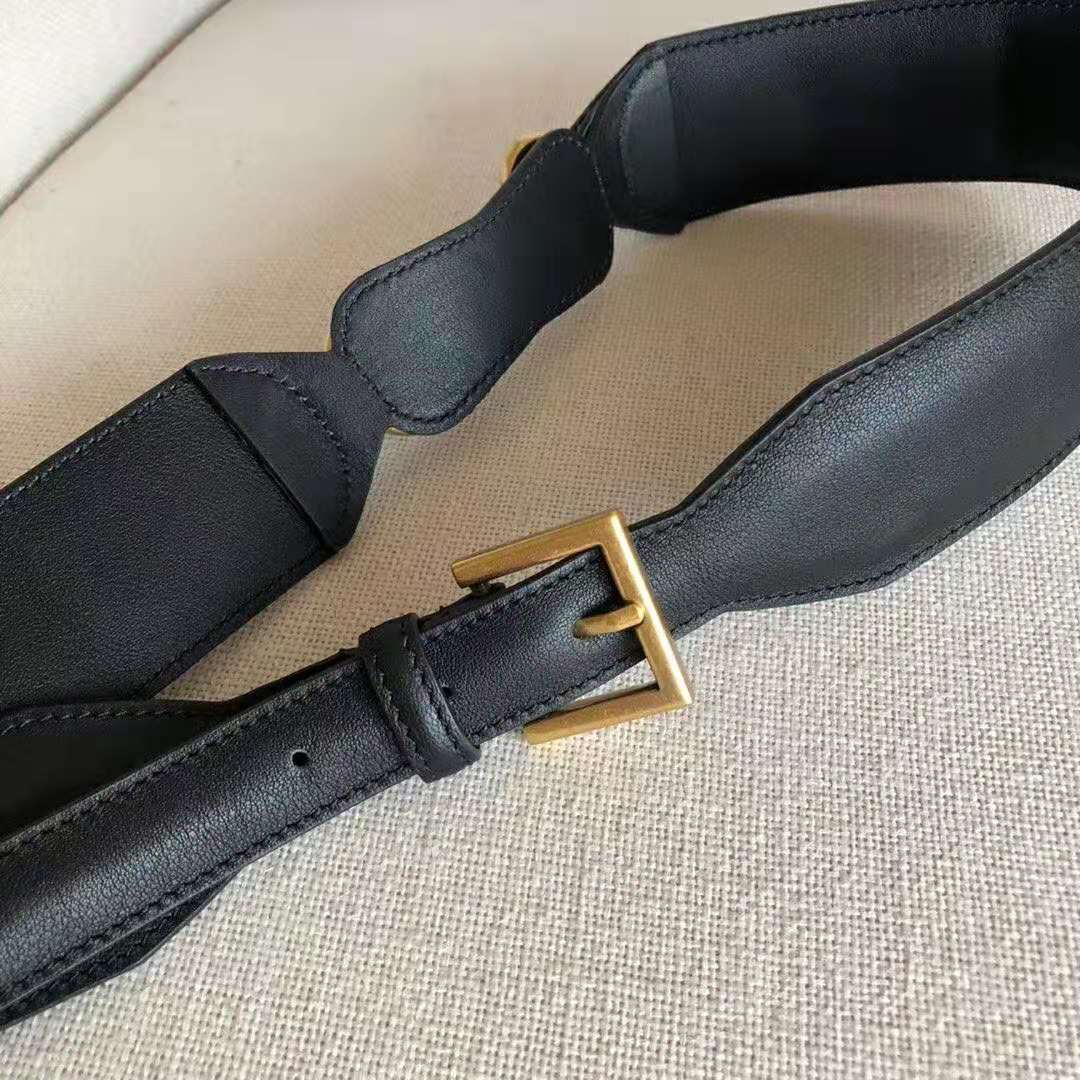 G*u*i unisex leather belt with horsebit in black smooth leather