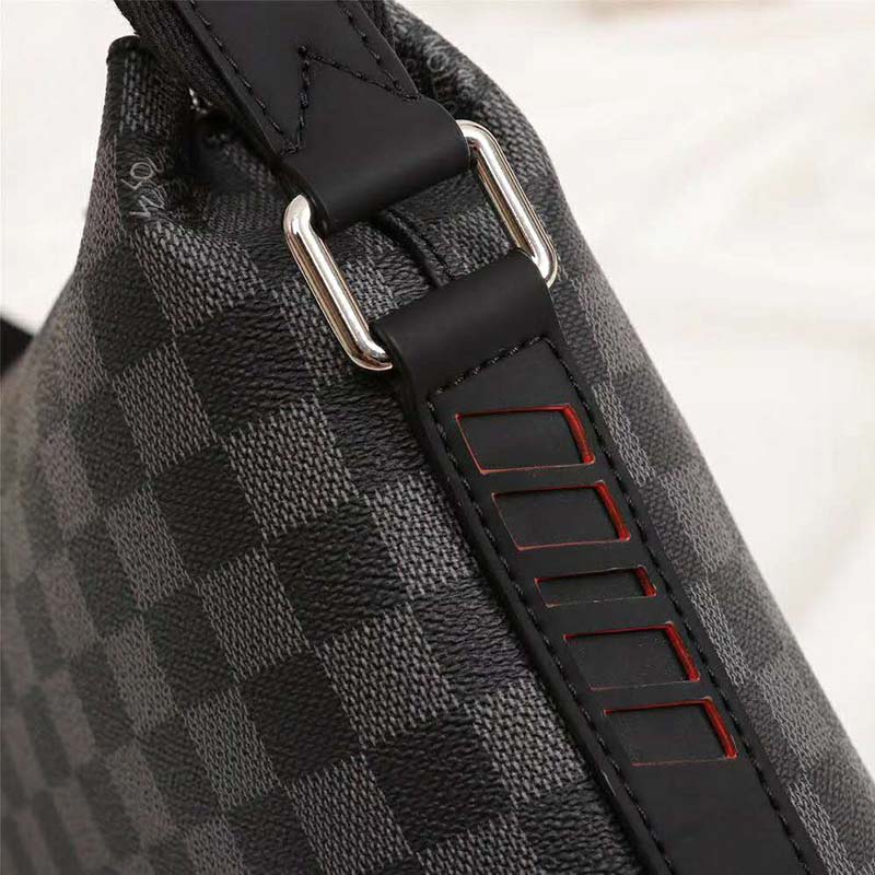 Louis Vuitton LV Men Damier Cobalt Race Discovery Messenger PM Bag-Grey