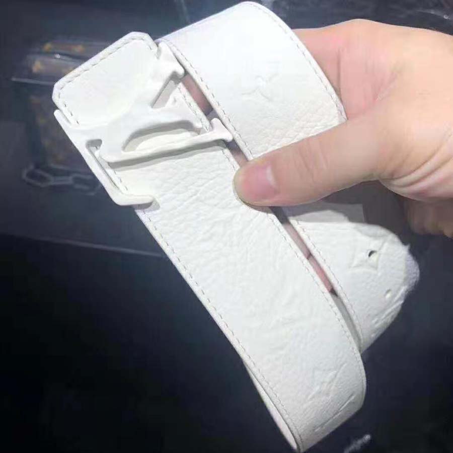 Louis Vuitton LV Unisex LV Shape 40mm Belt in Embossed White Taurillon Leather