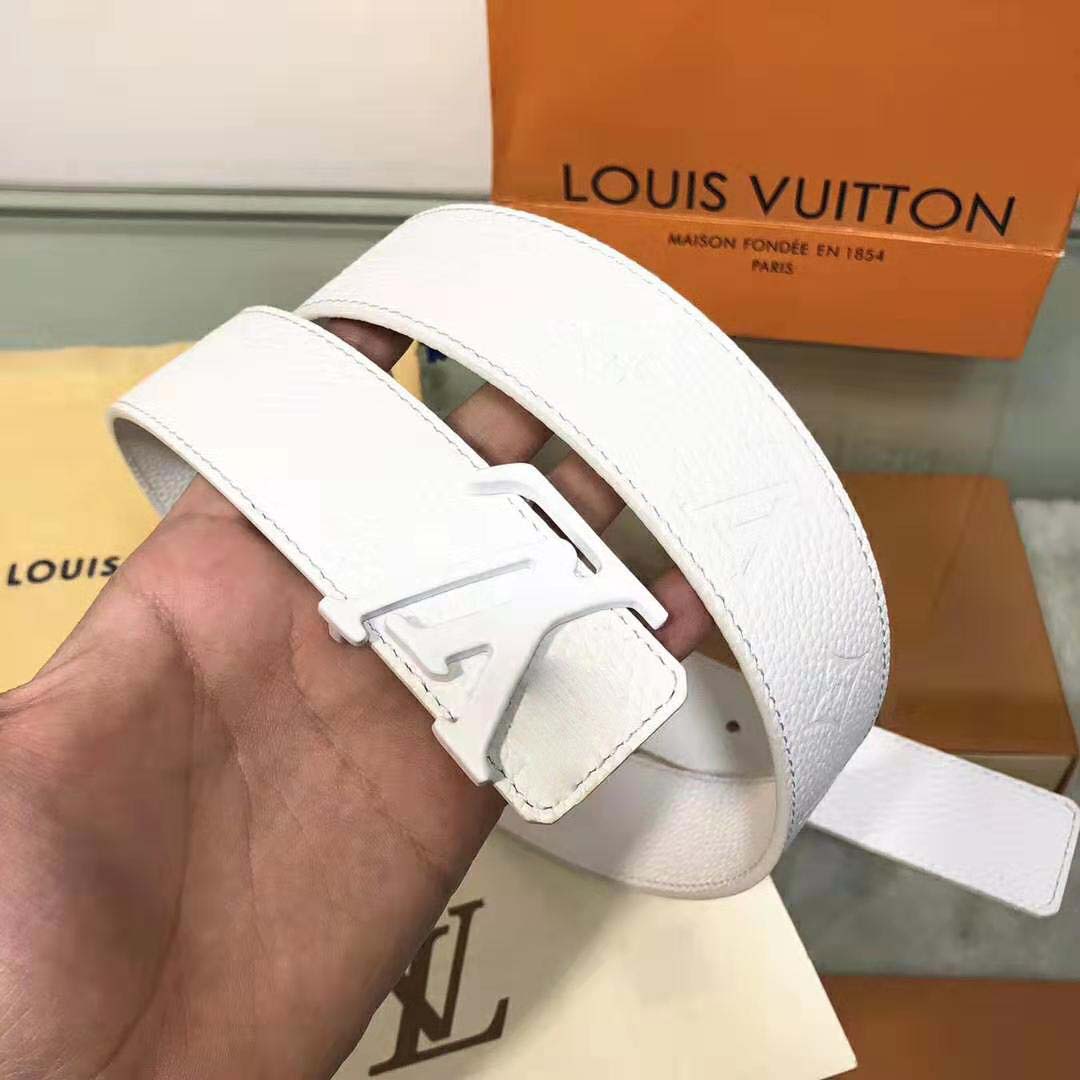 Louis Vuitton LV Unisex LV Shape 40mm Belt in Embossed White Taurillon Leather