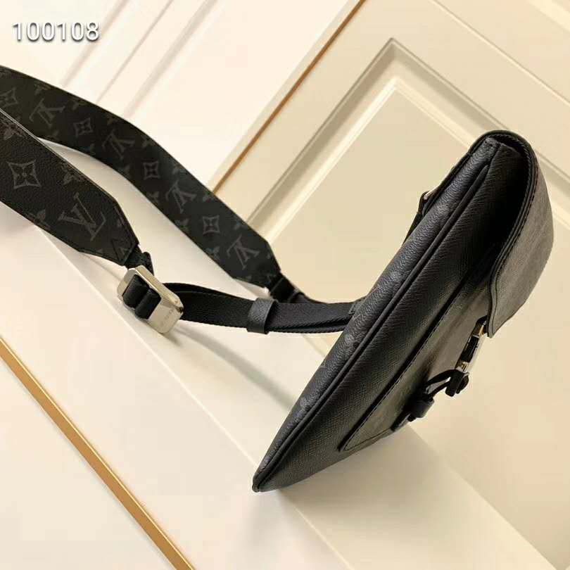Louis Vuitton LV Men Outdoor Flap Messenger Monogram Eclipse Canvas