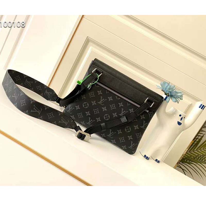 Louis Vuitton LV Men Outdoor Flap Messenger Monogram Eclipse Canvas