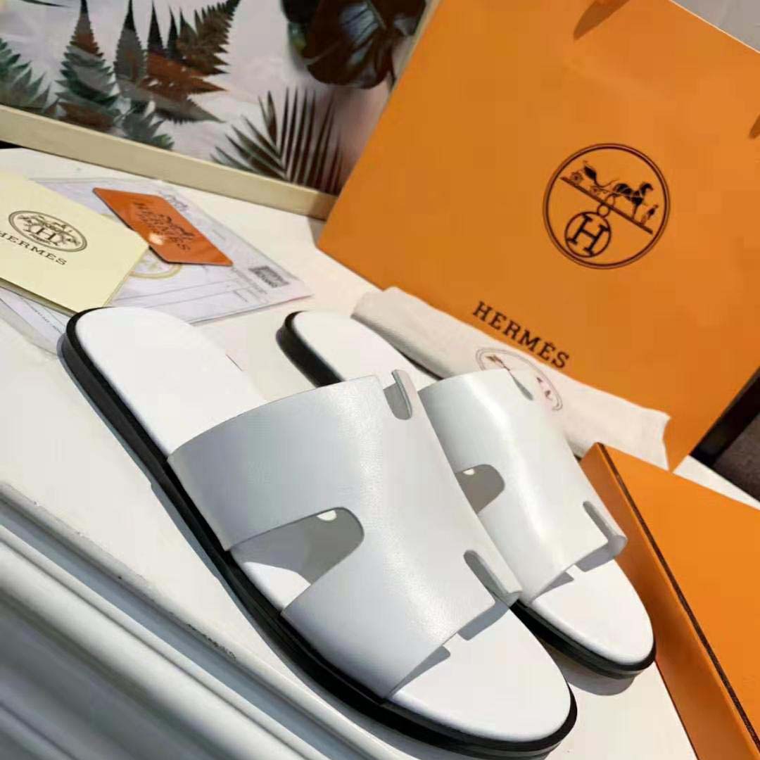 Hermes Unisex Izmir Sandal in Calfskin with Iconic “H”-White