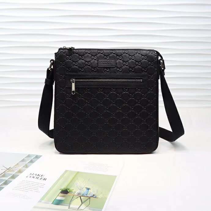 G*u*i gg unisex G*u*i signature messenger black G*u*i signature leather