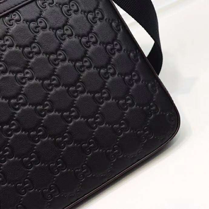 G*u*i gg unisex G*u*i signature messenger black G*u*i signature leather
