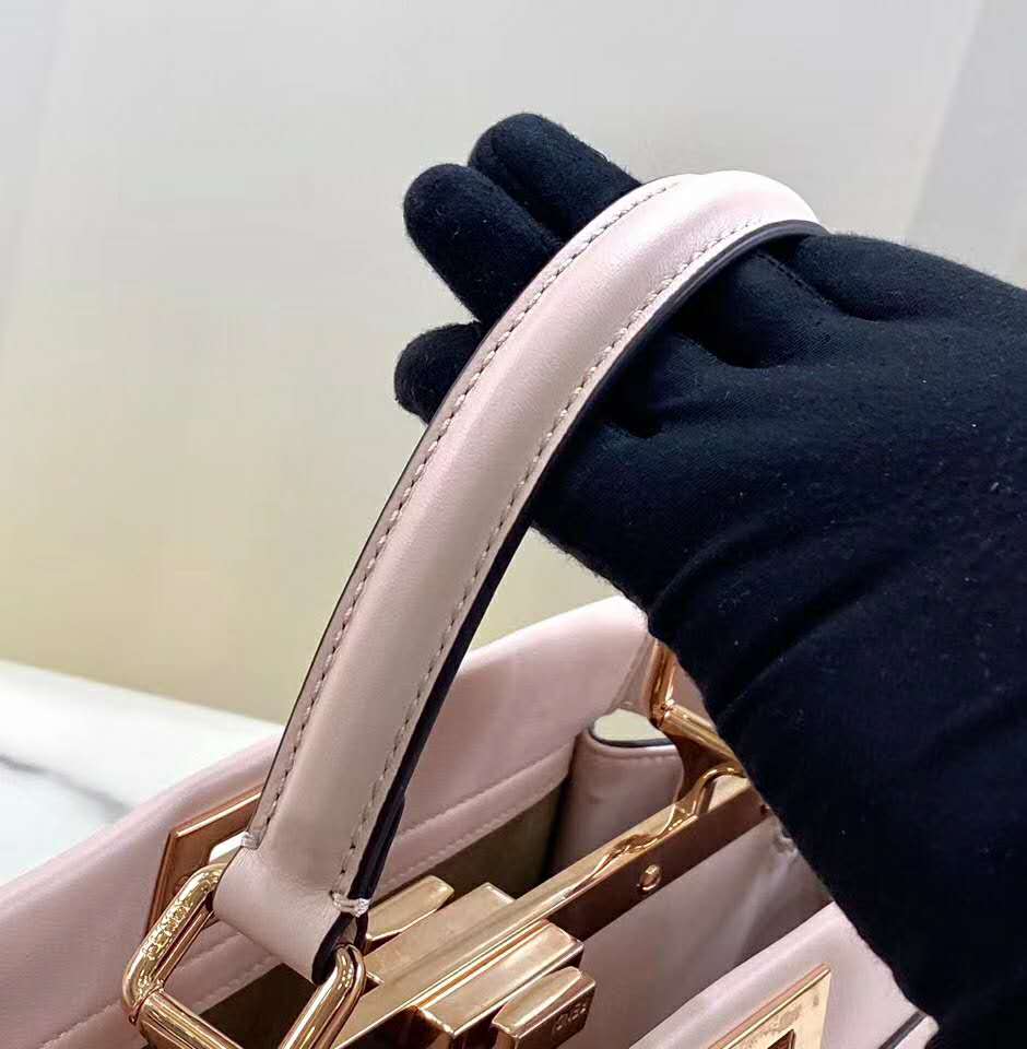 Fendi Women Peekaboo Iconic Medium Pink Leather Twist Lock Bag