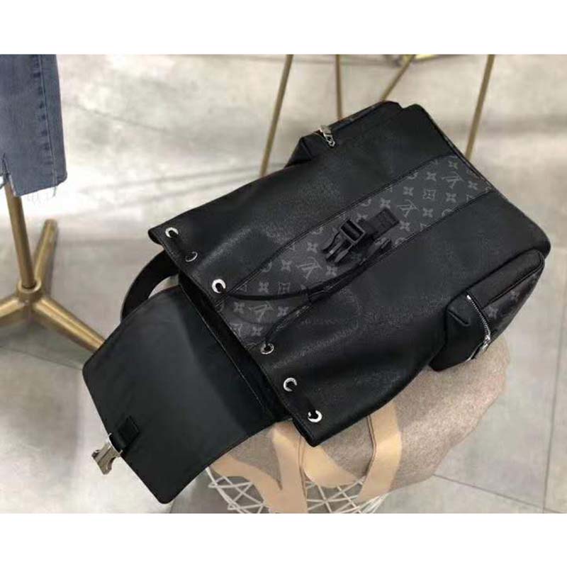 Louis Vuitton LV Unisex Outdoor Backpack Taiga Cowhide Leather-Black