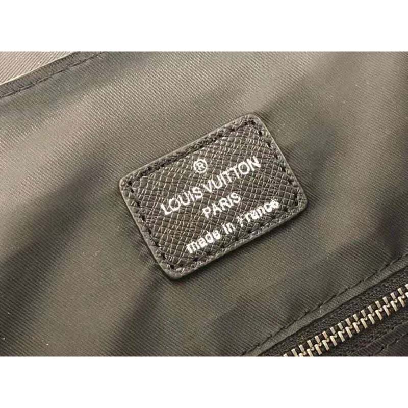 Louis Vuitton LV Unisex Outdoor Backpack Taiga Cowhide Leather-Black