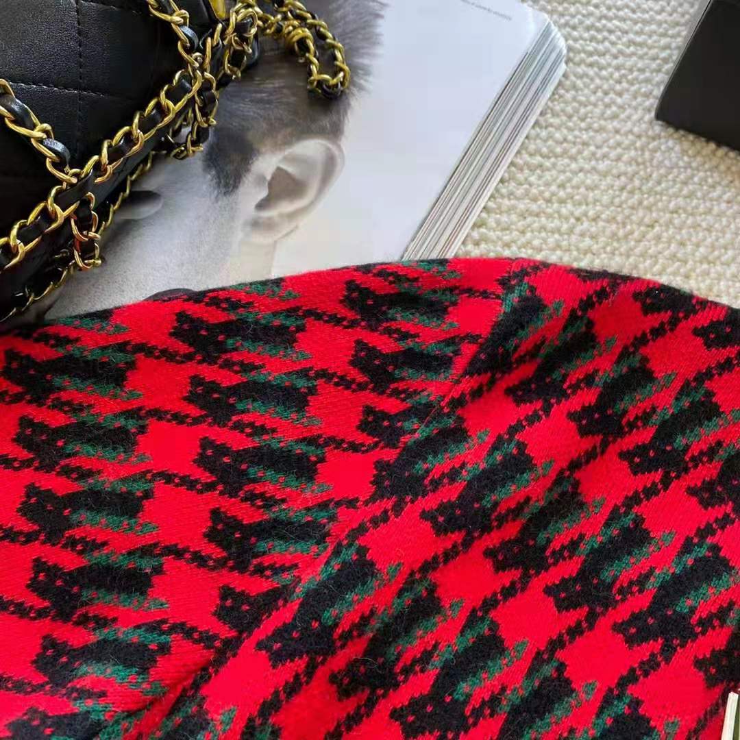 G*u*i women houndstooth wool cropped sweater crew neck cropped shape red and black
