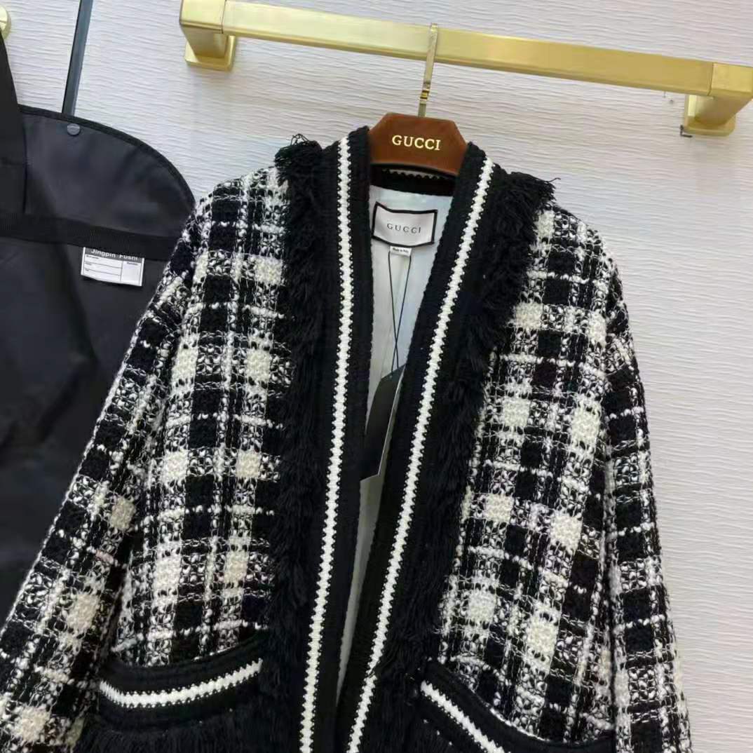 G*u*i women tweed jacket ivory and black check tweed black ribbon wool