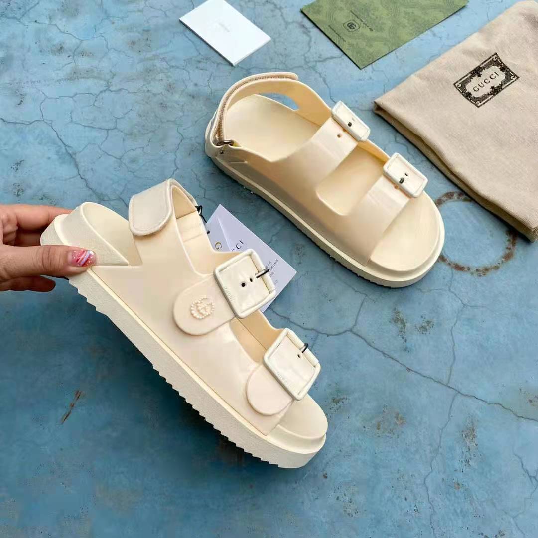 G*u*i gg women sandal with mini double g off-white rubber